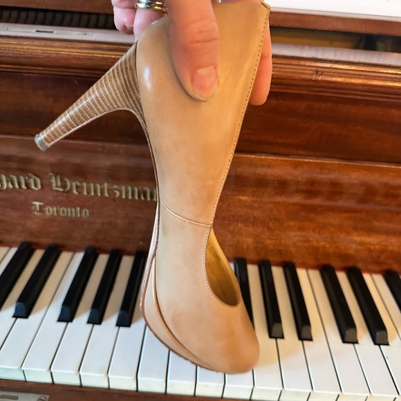 Cole Haan NikeAir Nude Tan Leather Platform Heels – Size 10B - Picture 2 of 5